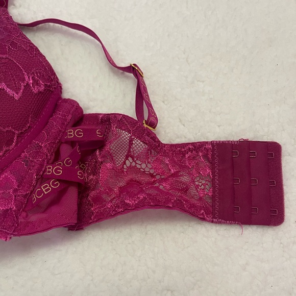 Bras - Picture 5 of 6
